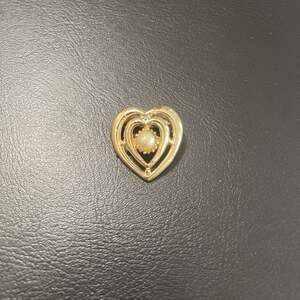 Vintage Gold Tone Intertwined Double Heart Faux Pearl Brooch